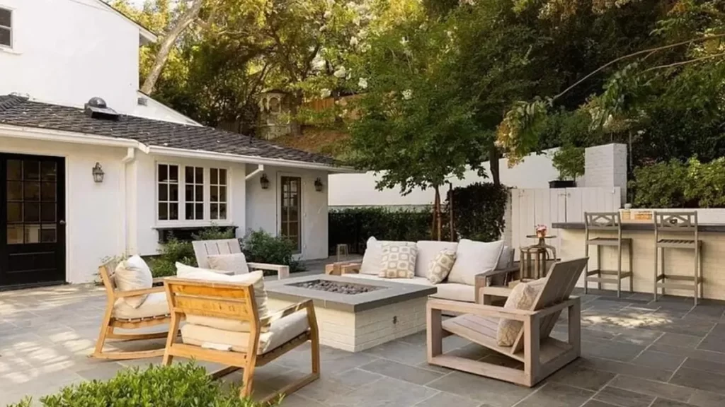 Relax in Style—Choosing Outdoor Lounge Chairs